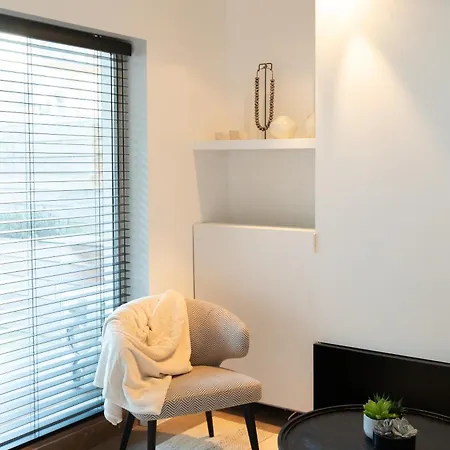 Malou's Cosy Getaway - Beautiful 30m Terrace - Location - 5' Min Walk To - Free Parking Apartment *