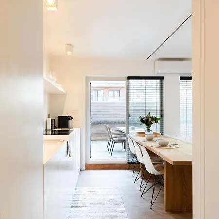 Malou's Cosy Getaway - Beautiful 30m Terrace - Location - 5' Min Walk To - Free Parking Apartment