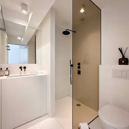 Malou's Cosy Getaway - Beautiful 30m Terrace - Location - 5' Min Walk To - Free Parking